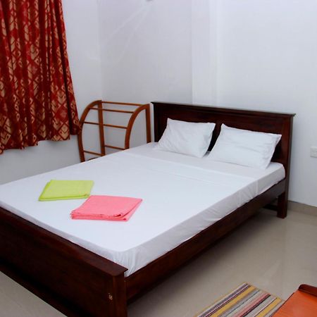 Heaven Star Rest Bed & Breakfast Mirissa Bagian luar foto