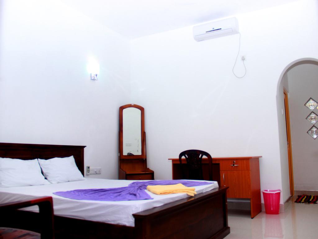 Heaven Star Rest Bed & Breakfast Mirissa Ruang foto