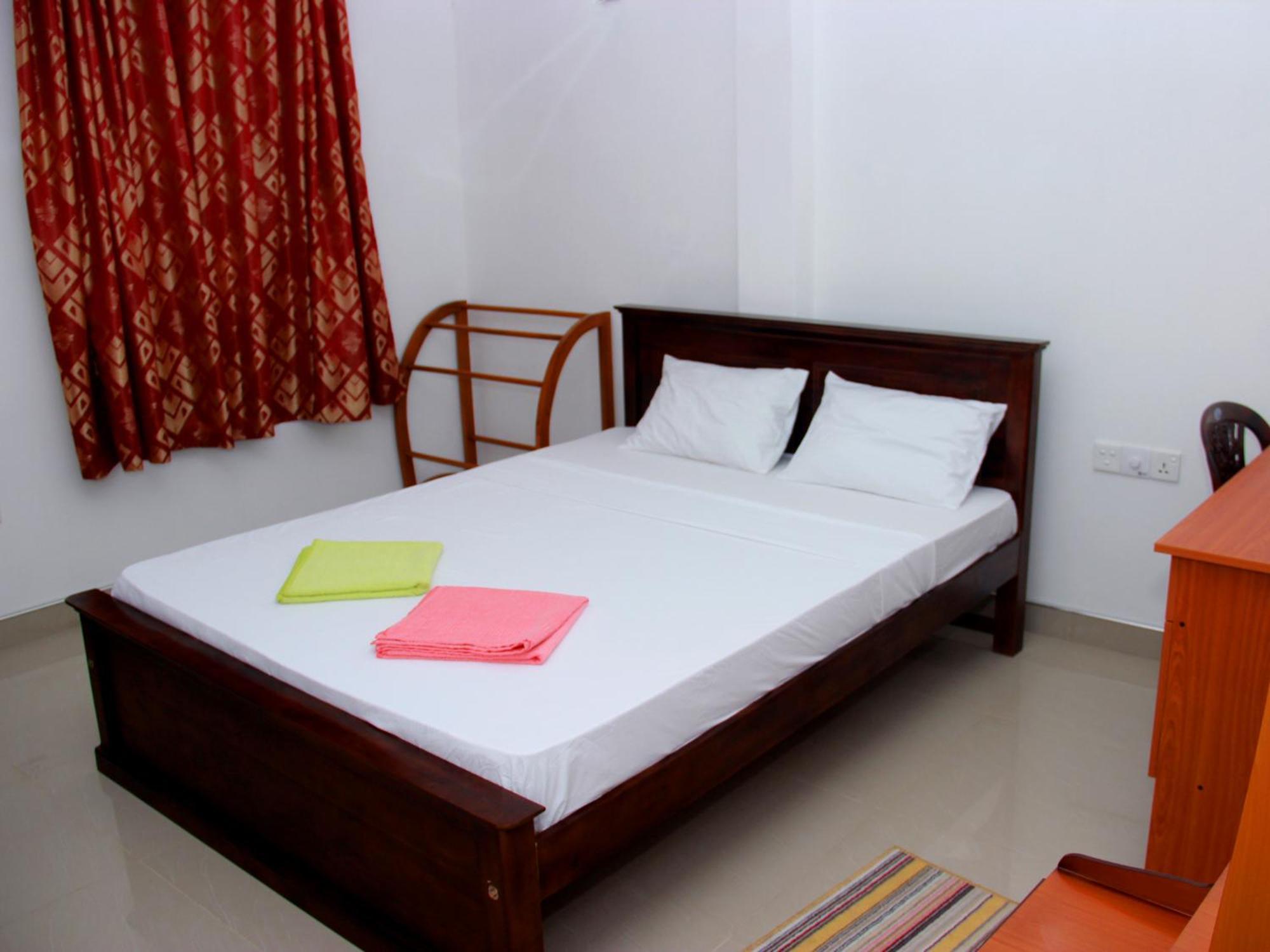 Heaven Star Rest Bed & Breakfast Mirissa Bagian luar foto