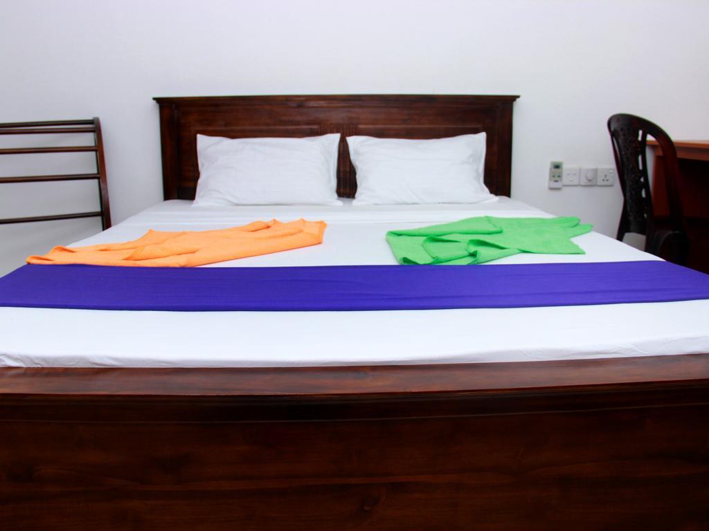 Heaven Star Rest Bed & Breakfast Mirissa Ruang foto
