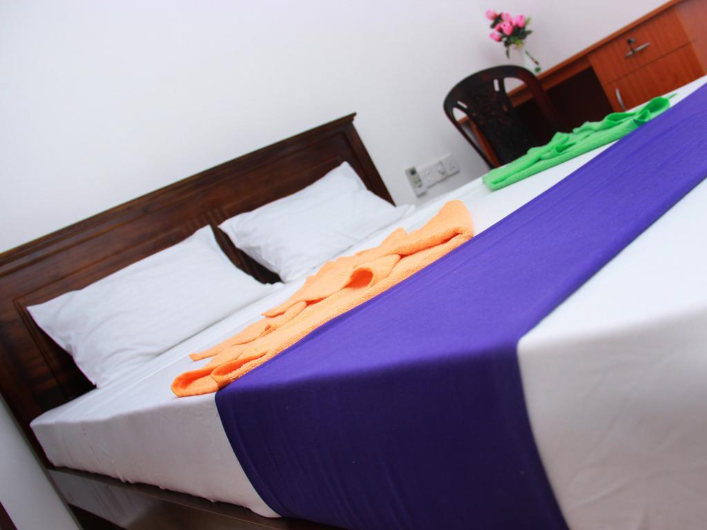 Heaven Star Rest Bed & Breakfast Mirissa Ruang foto