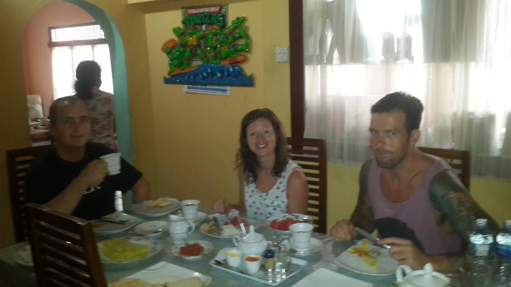 Heaven Star Rest Bed & Breakfast Mirissa Bagian luar foto