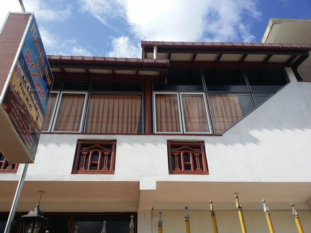 Heaven Star Rest Bed & Breakfast Mirissa Bagian luar foto