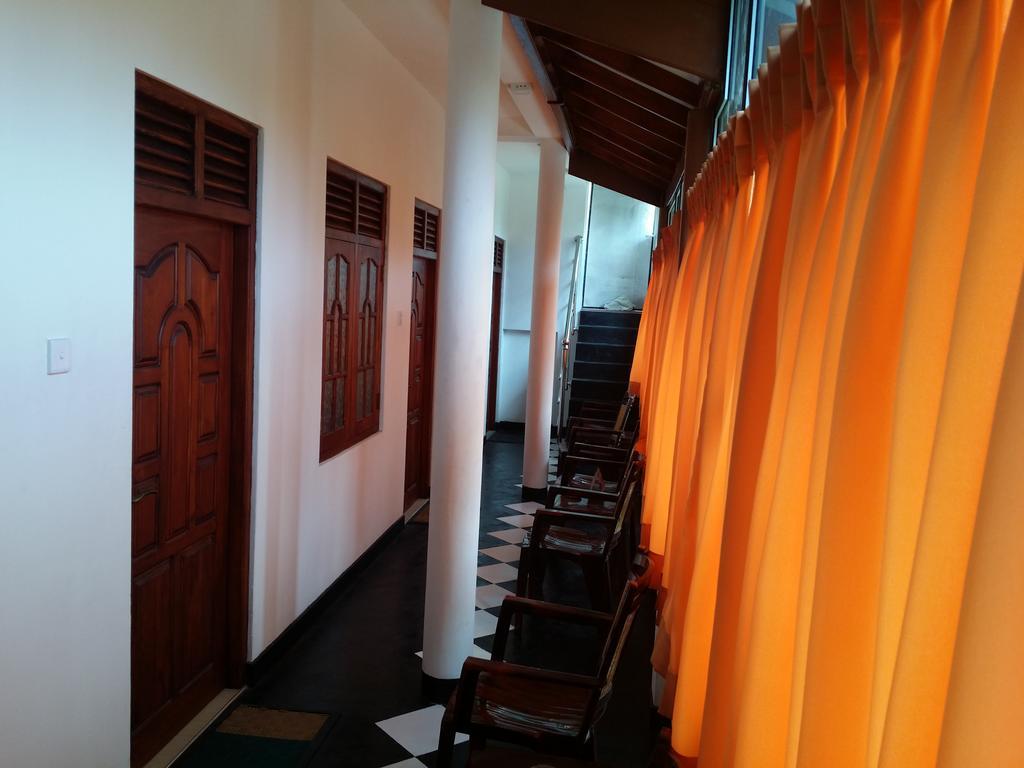 Heaven Star Rest Bed & Breakfast Mirissa Bagian luar foto