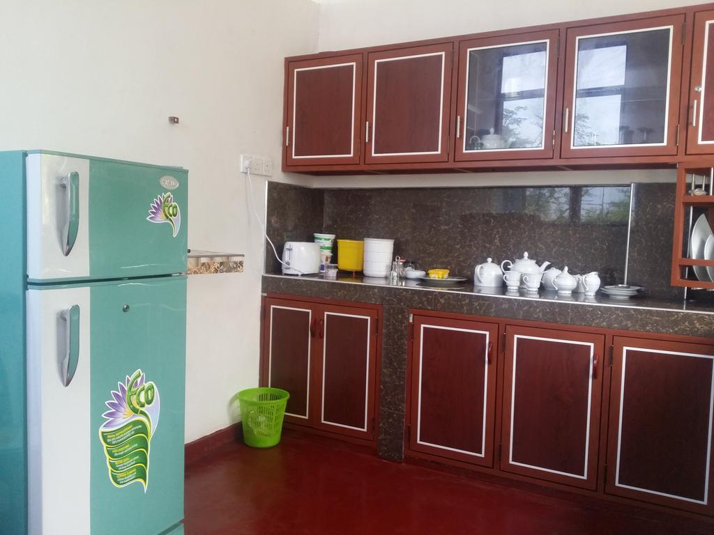 Heaven Star Rest Bed & Breakfast Mirissa Bagian luar foto