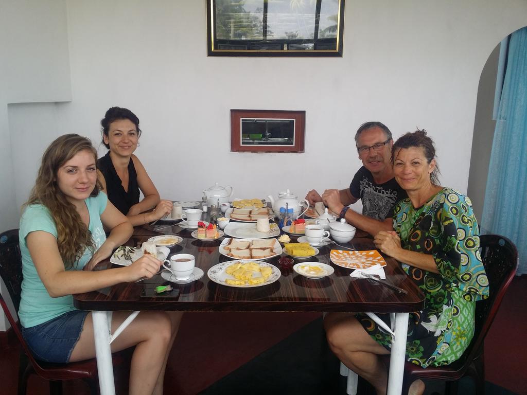 Heaven Star Rest Bed & Breakfast Mirissa Bagian luar foto